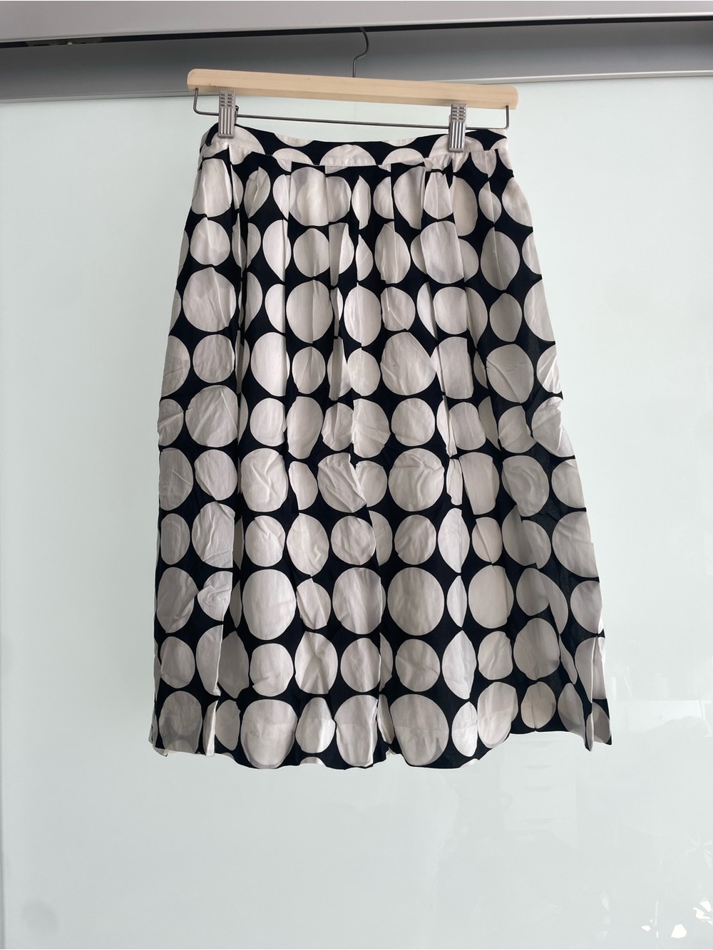 VGUC Anne Klein Black Midi Skirt with White Polka Dots Size 6